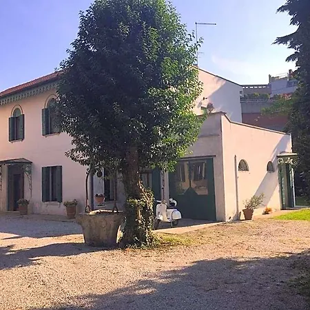 Casa Lunia Alojamento de Acomodação e Pequeno-almoço Mestre